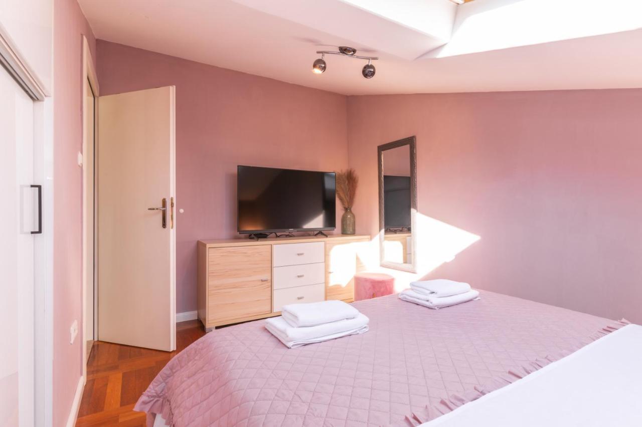 Deluxe Bambi With Panoramic View Apartment Zadar
